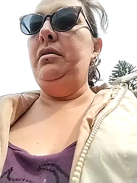 Snapshot of _Saraqueen chatting on 3, 3, 2026 Saraqueen online show from 3, 3, 2026