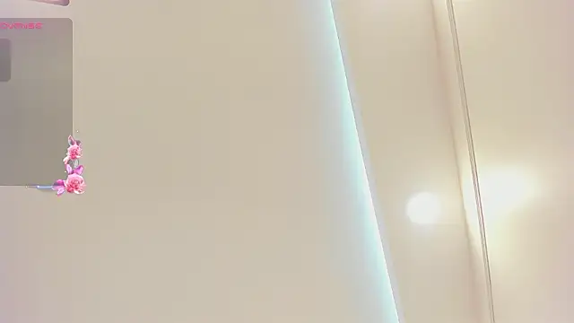 laia fisher  online show from 25, 2, 2026