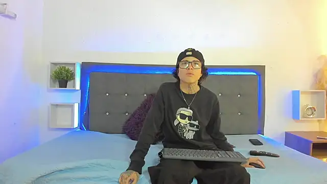 Ale cuzz online show from 15, 4, 2026