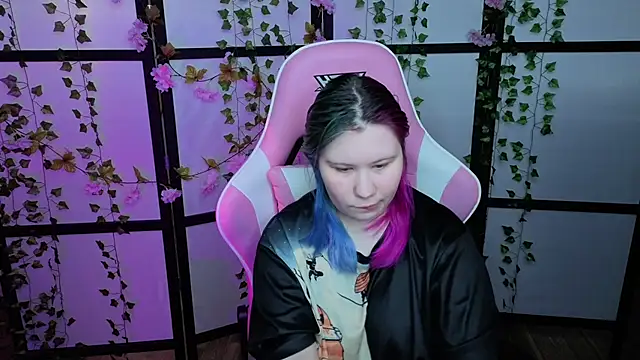 Snapshot of kitsune_little chatting on 23, 5, 2026 kitsune little online show from 23, 5, 2026