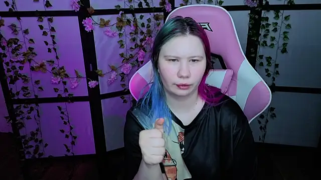 Snapshot of kitsune_little chatting on 23, 5, 2026 kitsune little online show from 23, 5, 2026