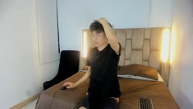 Noir Sebas online show from 6, 3, 2026