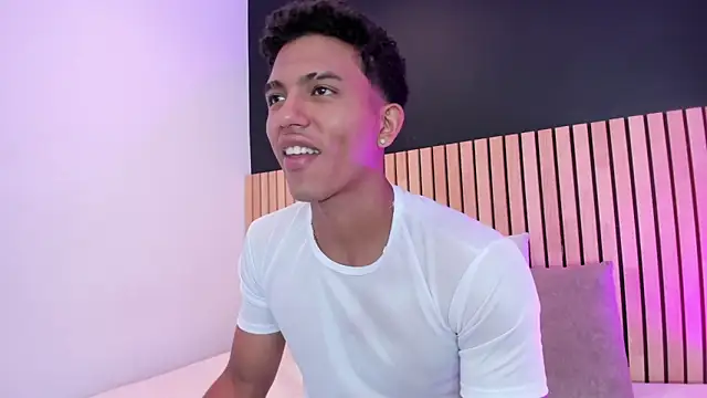 Snapshot of jhoystrong_ chatting on 25, 2, 2026 jhoystrong online show from 25, 2, 2026