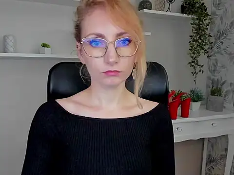 CinderellaMoon online show from 27, 2, 2026