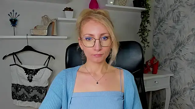 CinderellaMoon online show from 27, 3, 2026