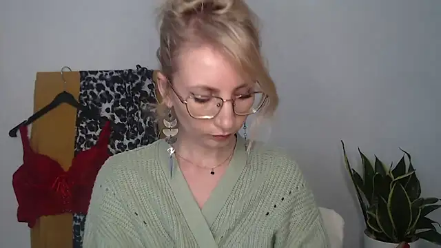 CinderellaMoon online show from 16, 4, 2026