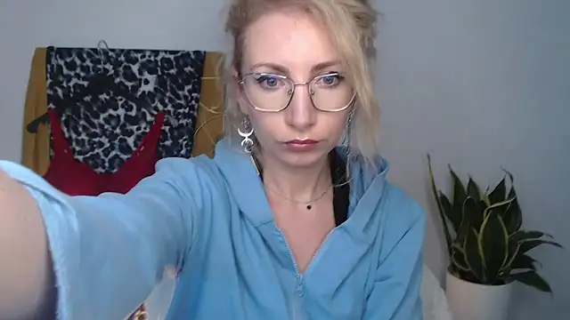 CinderellaMoon online show from 21, 4, 2026