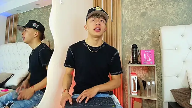 Dark Nico online show from 15, 4, 2026