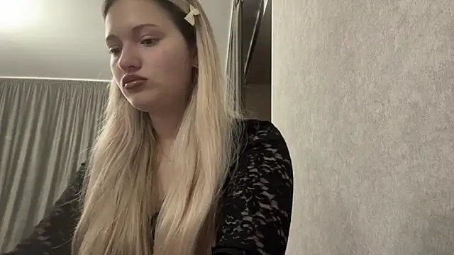 Linaceleste online show from 4, 3, 2026