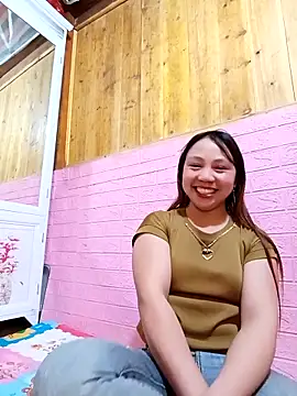 Snapshot of Pretty_girl_2 chatting on 16, 2, 2026 Pretty girl 2 online show from 16, 2, 2026