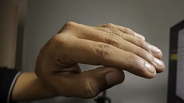 Im Velora online show from 15, 2, 2026