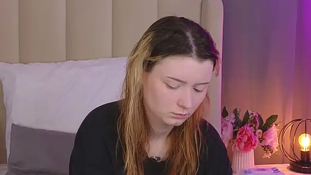 Snapshot of AlyssFrost chatting on 17, 6, 2026 AlyssFrost online show from 17, 6, 2026