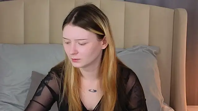 Snapshot of AlyssFrost chatting on 12, 7, 2026 AlyssFrost online show from 12, 7, 2026