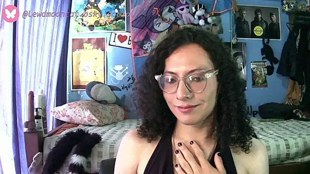 lewd mooncat online show from 15, 5, 2026