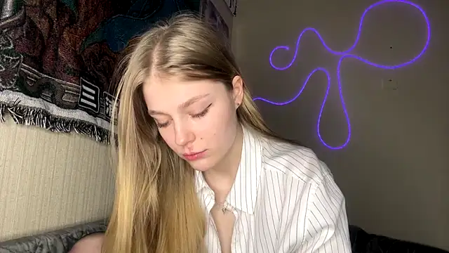 CassandraMur online show from 27, 2, 2026