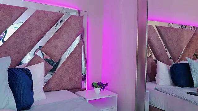 PerlaRogerss  online show from 17, 4, 2026