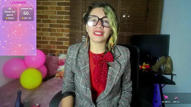 Snapshot of oriana_thomson01 chatting on 23, 6, 2026 oriana thomson01 online show from 23, 6, 2026