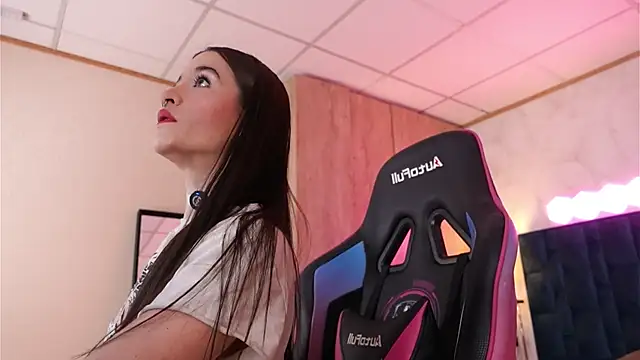 LucyDeLuca online show from 26, 2, 2026