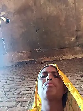 Snapshot of Hot_re83 chatting on 2, 3, 2026 Hot re83 online show from 2, 3, 2026