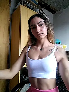 Snapshot of Larinhacat chatting on 17, 2, 2026 Larinhacat online show from 17, 2, 2026