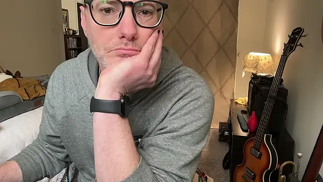 Snapshot of CunningColm chatting on 2, 3, 2026 CunningColm online show from 2, 3, 2026