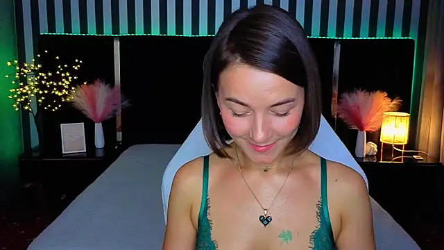 Snapshot of GracefulMichelle chatting on 15, 6, 2026 GracefulMichelle online show from 15, 6, 2026