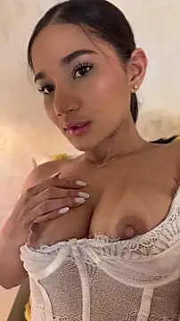 AlessiaVallmont online show from 14, 4, 2026