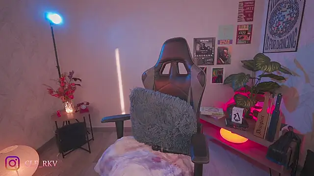 violette clerk1  online show from 4, 4, 2026