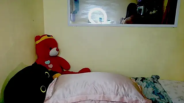 Snapshot of Luna_Moonfang chatting on 4, 7, 2026 Luna Moonfang online show from 4, 7, 2026