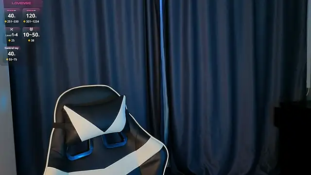 Snapshot of SunFlowerHoney chatting on 3, 3, 2026 SunFlowerHoney online show from 3, 3, 2026