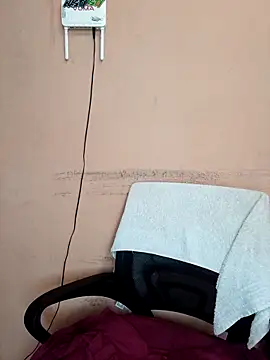 indianstrawberrylips4u online show from 14, 4, 2026