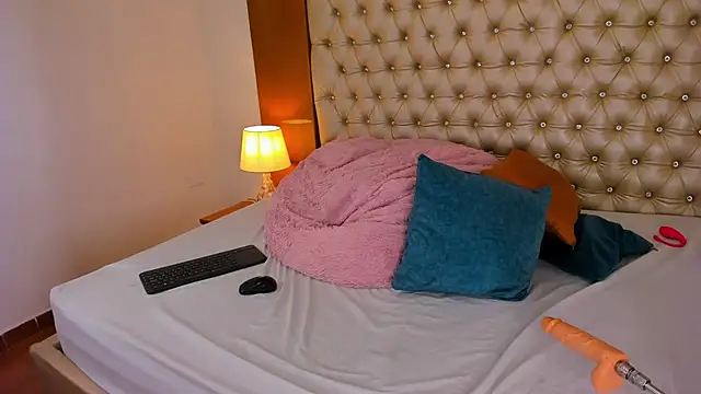 IsabellaaLux  online show from 2, 4, 2026