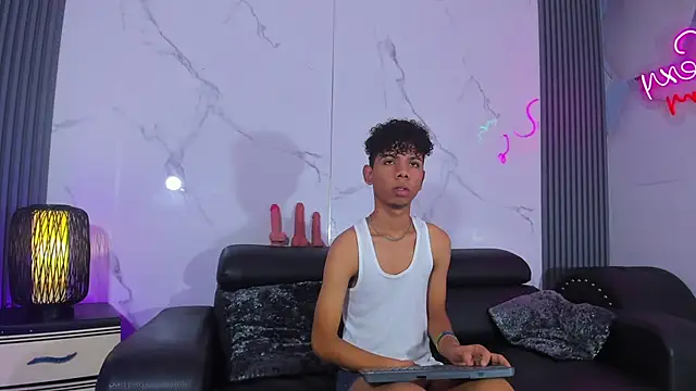 Snapshot of Spicy_guys chatting on 14, 5, 2026 Spicy guys online show from 14, 5, 2026