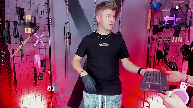 Snapshot of MrJustin_Brianna_BDSM chatting on 21, 2, 2026 MrJustin Brianna BDSM online show from 21, 2, 2026