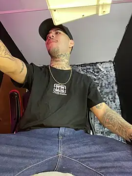 Snapshot of king_of_desire chatting on 2, 7, 2026 king of desire online show from 2, 7, 2026
