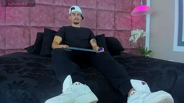 SharonTygaX online show from 28, 3, 2026