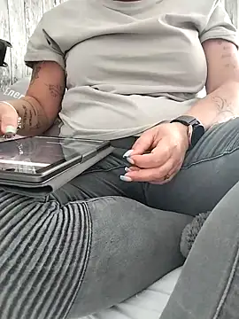 Emma12117 online show from 24, 3, 2026