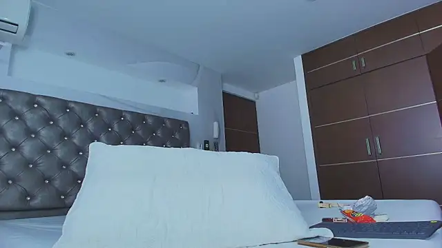 PapiLucca online show from 28, 2, 2026