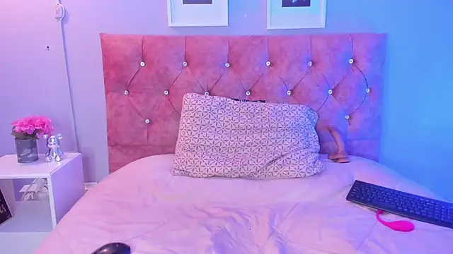 lilirousee online show from 17, 4, 2026