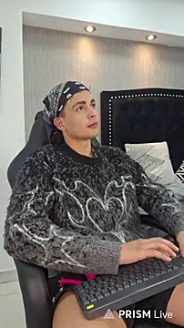 NewYoungHot online show from 8, 4, 2026