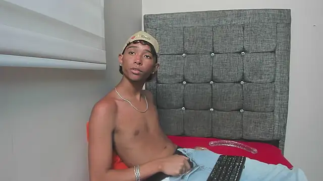 Little Twink19x online show from 25, 2, 2026