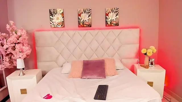 Bianca Monroe  online show from 17, 3, 2026