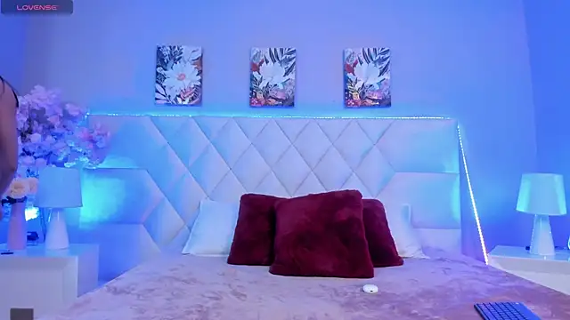 Bianca Monroe  online show from 26, 5, 2026