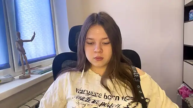 TomikoPfau online show from 1, 3, 2026