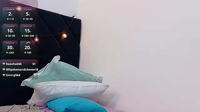 curvybuffgirllll online show from 30, 6, 2026