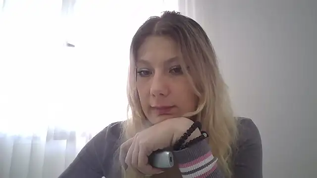 Foxy Bright online show from 28, 2, 2026