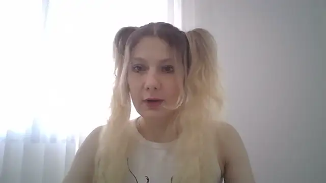 Foxy Bright online show from 1, 3, 2026