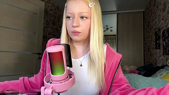 Snapshot of JeneeBIanks chatting on 24, 2, 2026 JeneeBIanks online show from 24, 2, 2026