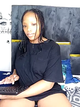 Divine Beautyxx online show from 13, 4, 2026