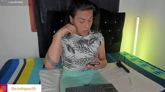 Jess Hoffman online show from 6, 4, 2026